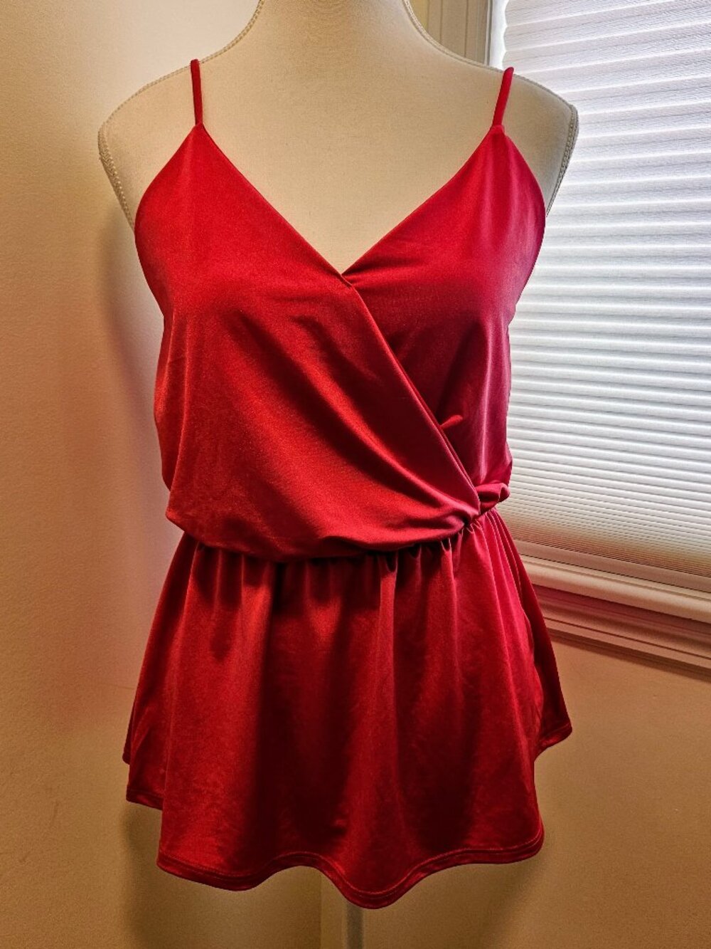 💯 Mikey & Joey Wrap Peplum Cami Top in Hot Pink (M) 💯